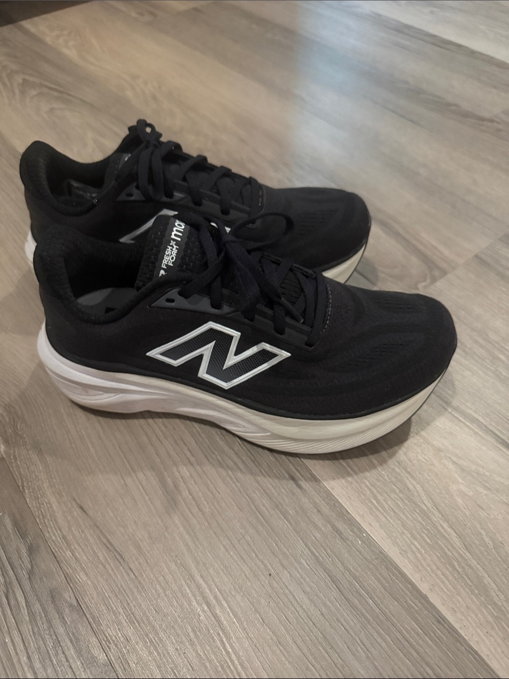 New Balance women Black and White Athletic Running Shoes